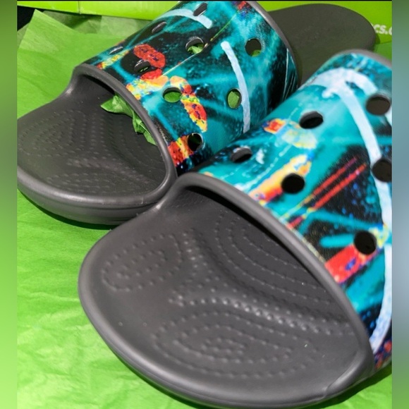 Unisex Kids' Crocs Classic Multi-Galaxy Slide Size J4 New - Picture 5 of 7